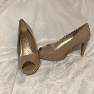 Nude open toed heals-size 7.5